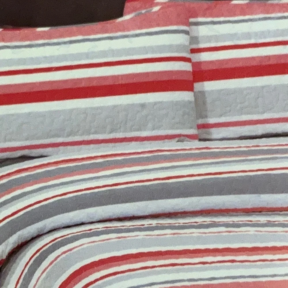 Hotel at home 3pc Quilt set Queen Stripes shades of orange
